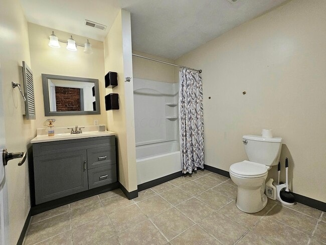 Building Photo - 4 N Park Pl