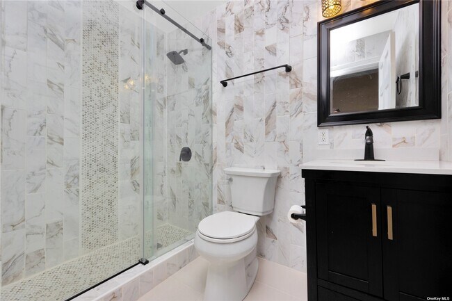 Building Photo - 90 E 7th St