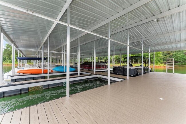 Building Photo - 151 S Pointe Dr