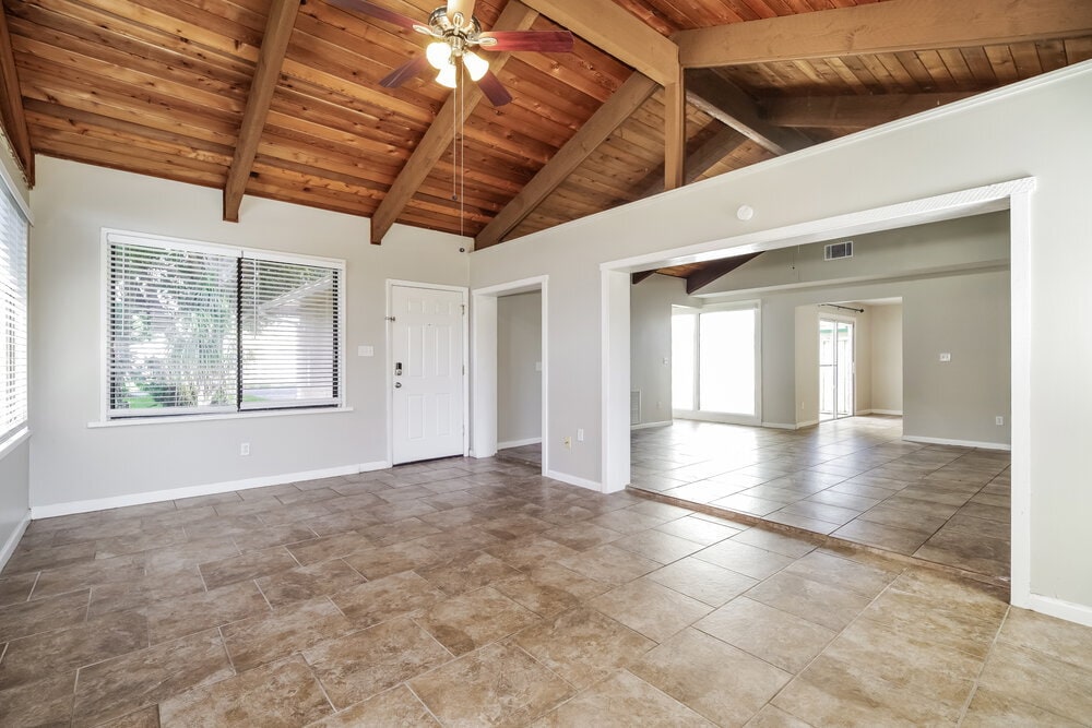 Building Photo - 225 Bayhead Dr
