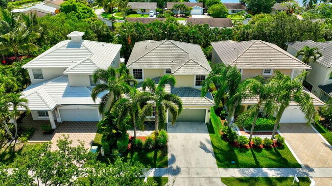Building Photo - 6788 Hendry Dr