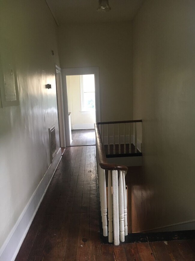 Building Photo - S. 7th Street 121