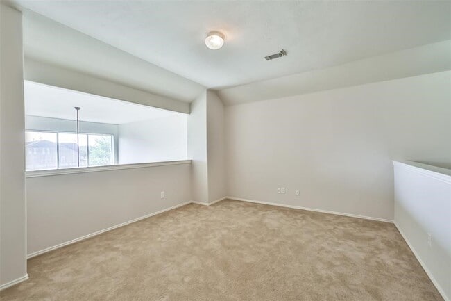Building Photo - 911 Merlin Roost Ct