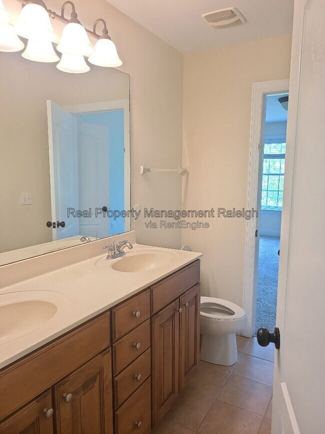 Building Photo - 7801 Kensington Manor Ln