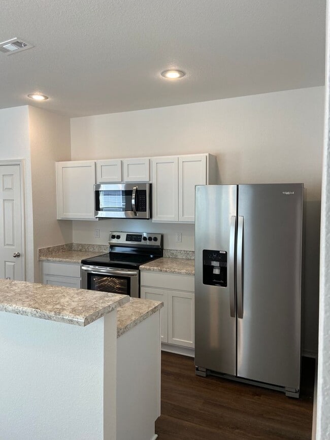 Building Photo - Now Preleasing: Modern 3 Bedroom Home in Faulkner Crossing