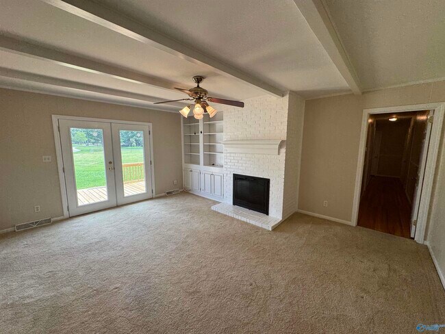 Building Photo - 816 Mira Vista Dr SE