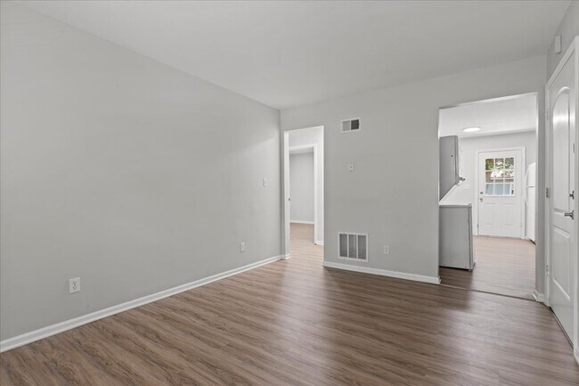 Building Photo - 312 N 8th St