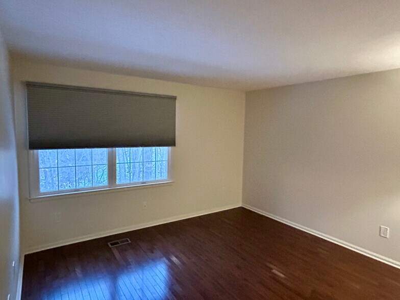 Building Photo - 21 Waterview Dr