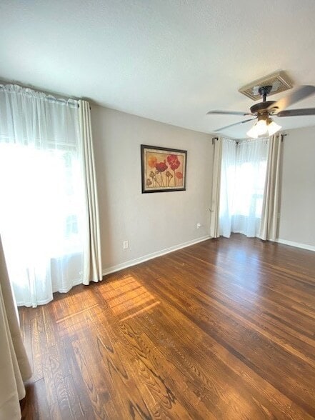 Building Photo - 4705 Park Dr