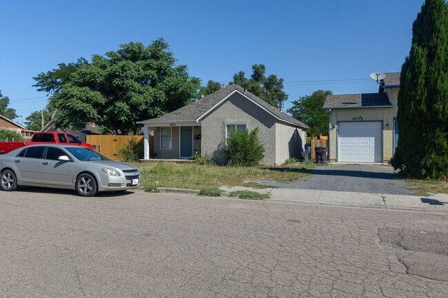 Building Photo - 1833 E 3rd St