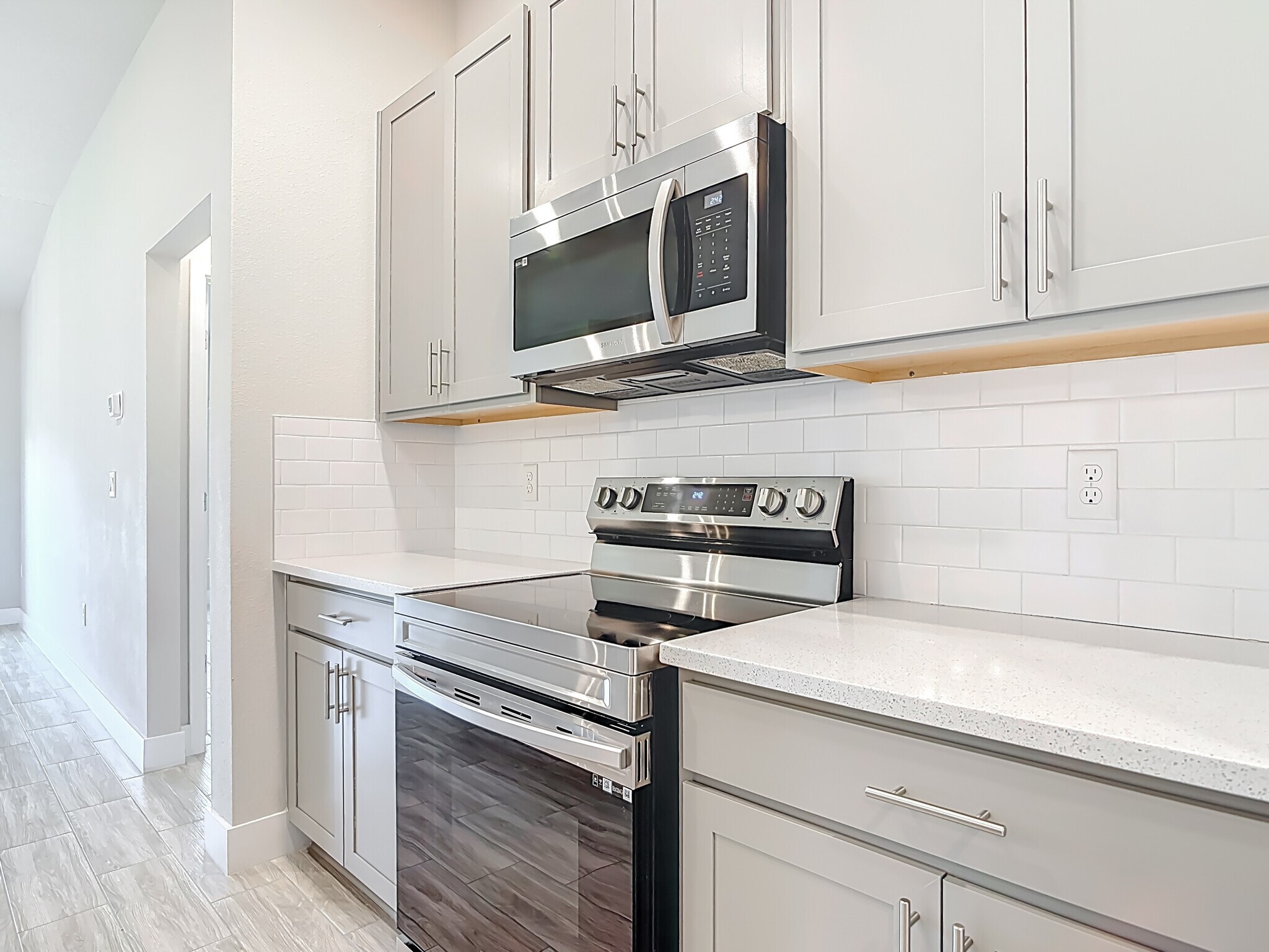 Building Photo - 60 Ballenger Ln