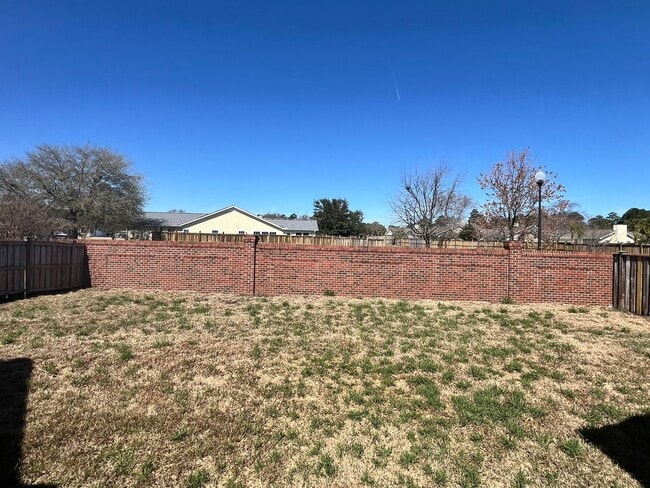 Building Photo - 724 Royal Bonnet Dr
