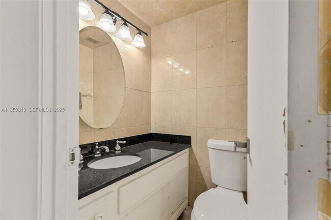 Building Photo - 300 Bayview Dr