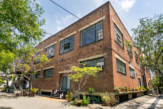 Building Photo - Santa Fe Art Colony