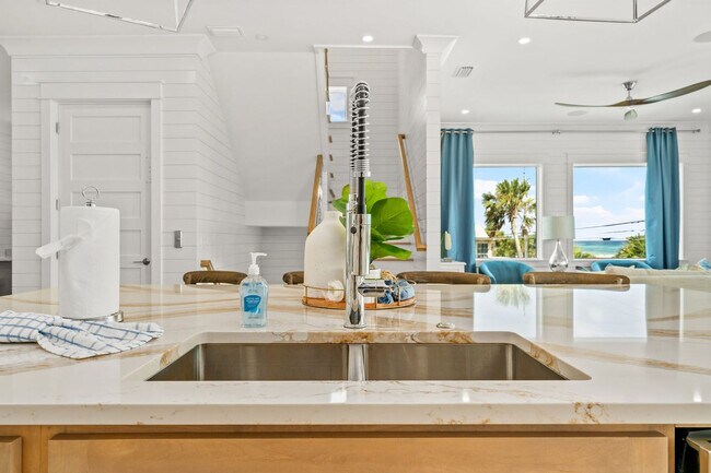 Building Photo - 14300 Front Beach Rd