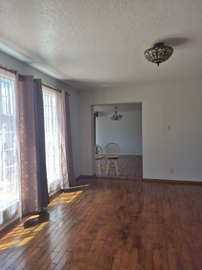 Building Photo - 5832 Avenida La Barranca NW