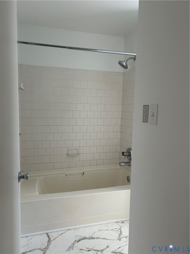 Building Photo - 18086 Old Ridge Rd