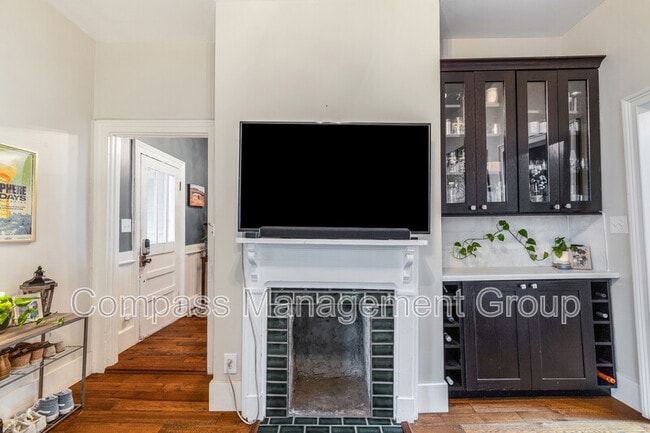 Building Photo - 625 Luttrell St