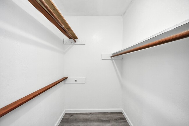 Building Photo - 8011 La Roche Ln