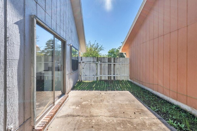 Building Photo - Charming 2 Bedroom Florida Cottage in Convenient Location!!