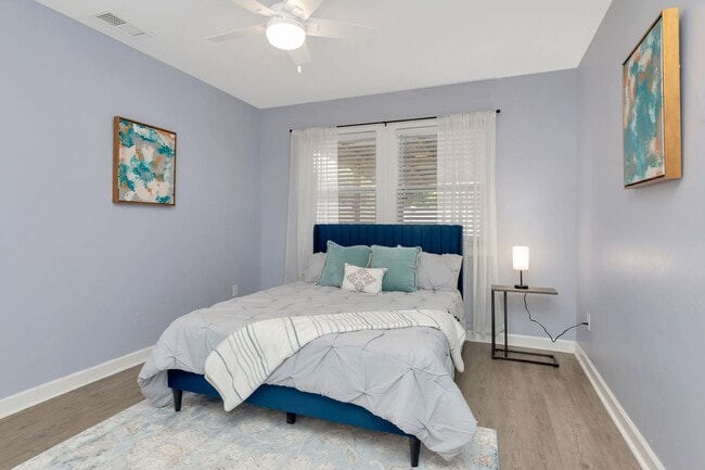 Building Photo - 3 BEDROOM 2 BATHROOM POOL HOME LOCATED IN ST. PETERSBURG
