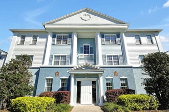 Building Photo - "Beautifully Furnished 3-Bedroom Condo in Desirable Heritage Crossing"