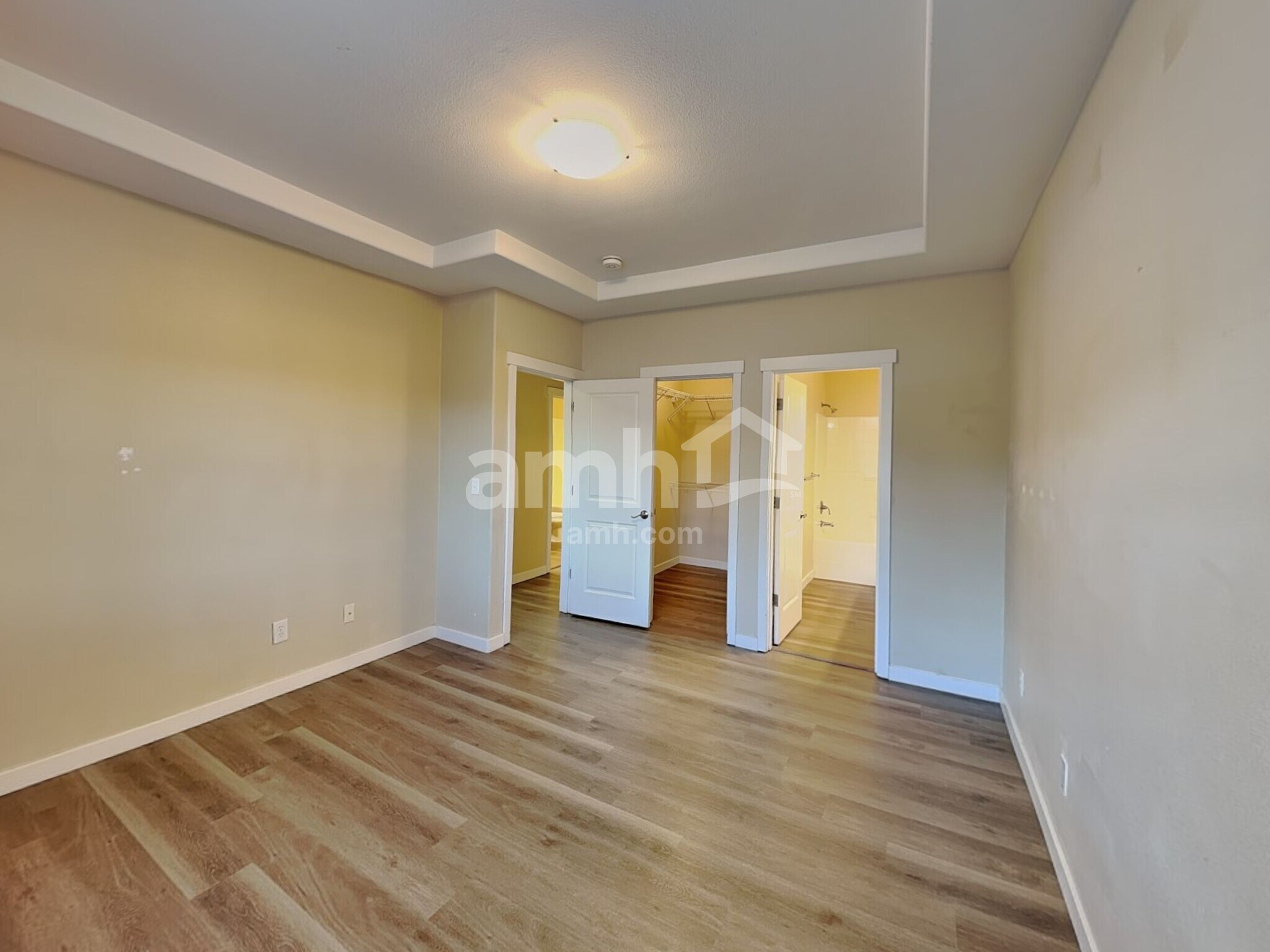 Building Photo - 7353 Rainier Dr