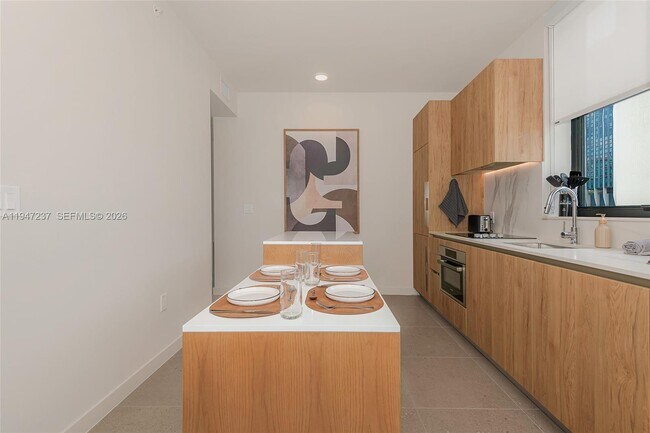 Building Photo - 11 NE 6th St