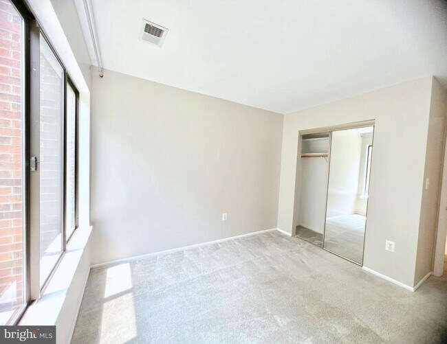 Building Photo - 8141 Needwood Rd