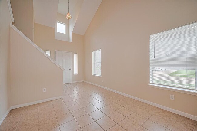 Building Photo - 7203 River Pines Dr