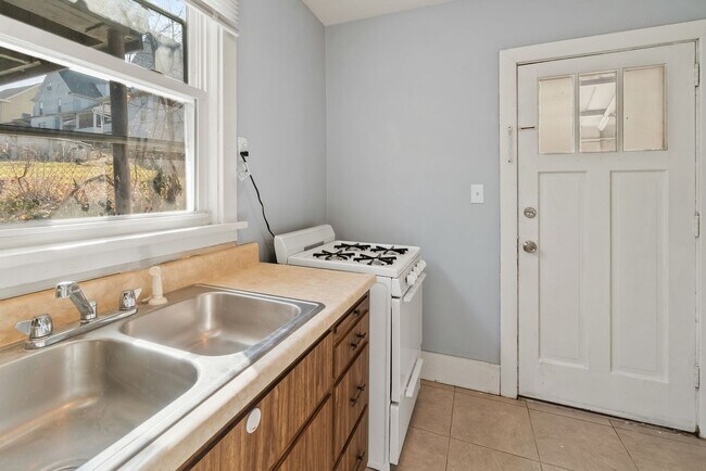 Building Photo - 416 First St_BT