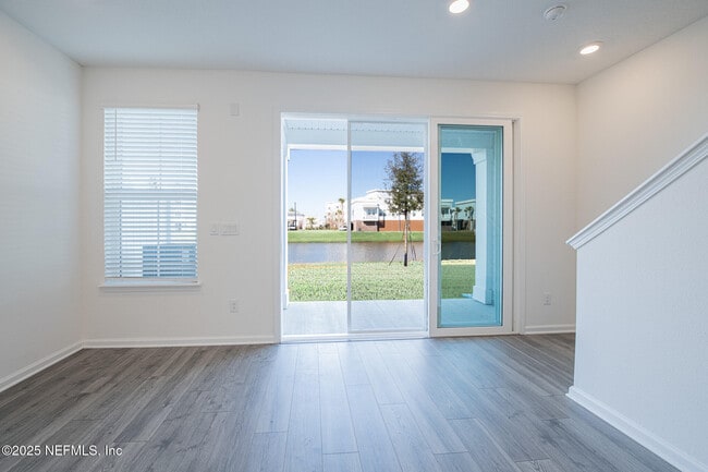 Building Photo - 259 Brandon Lks Dr