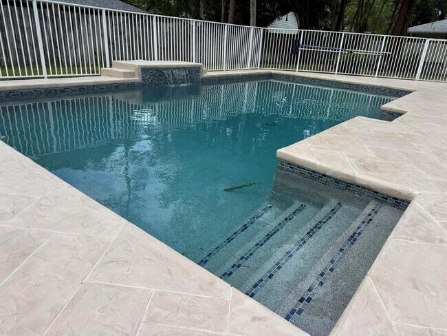 Building Photo - 969 Meadow Ave