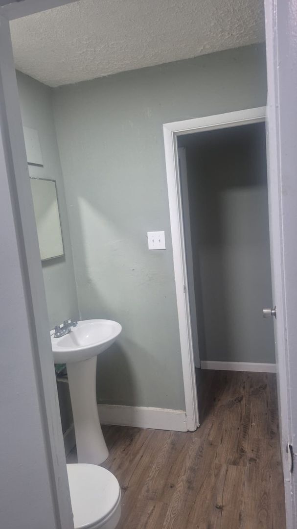 Building Photo - 314 W Thomas Ct