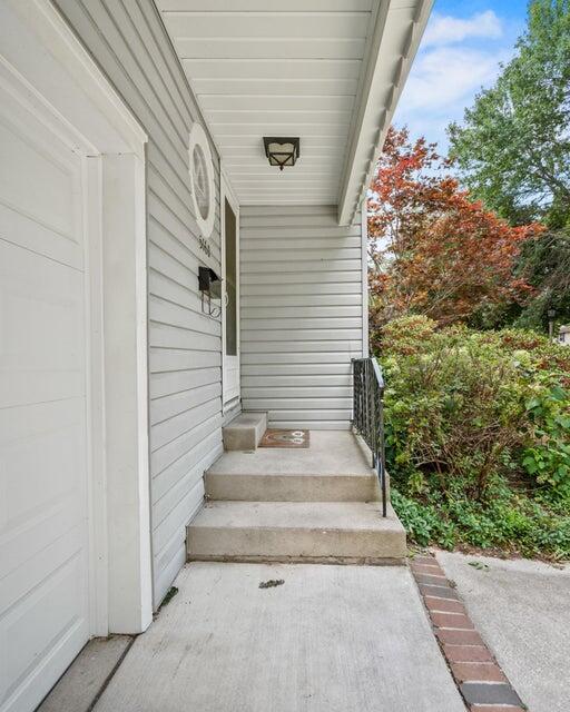 Building Photo - 5160 N Kent Ave