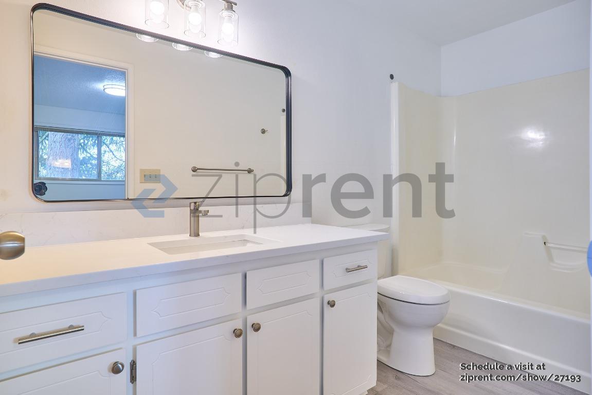 Building Photo - 4547 NW Tumalo Ct