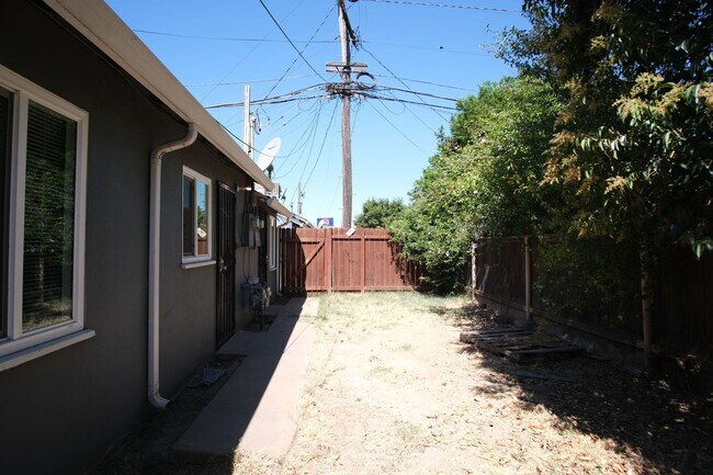 Building Photo - 1207-1209 Merced Avenue