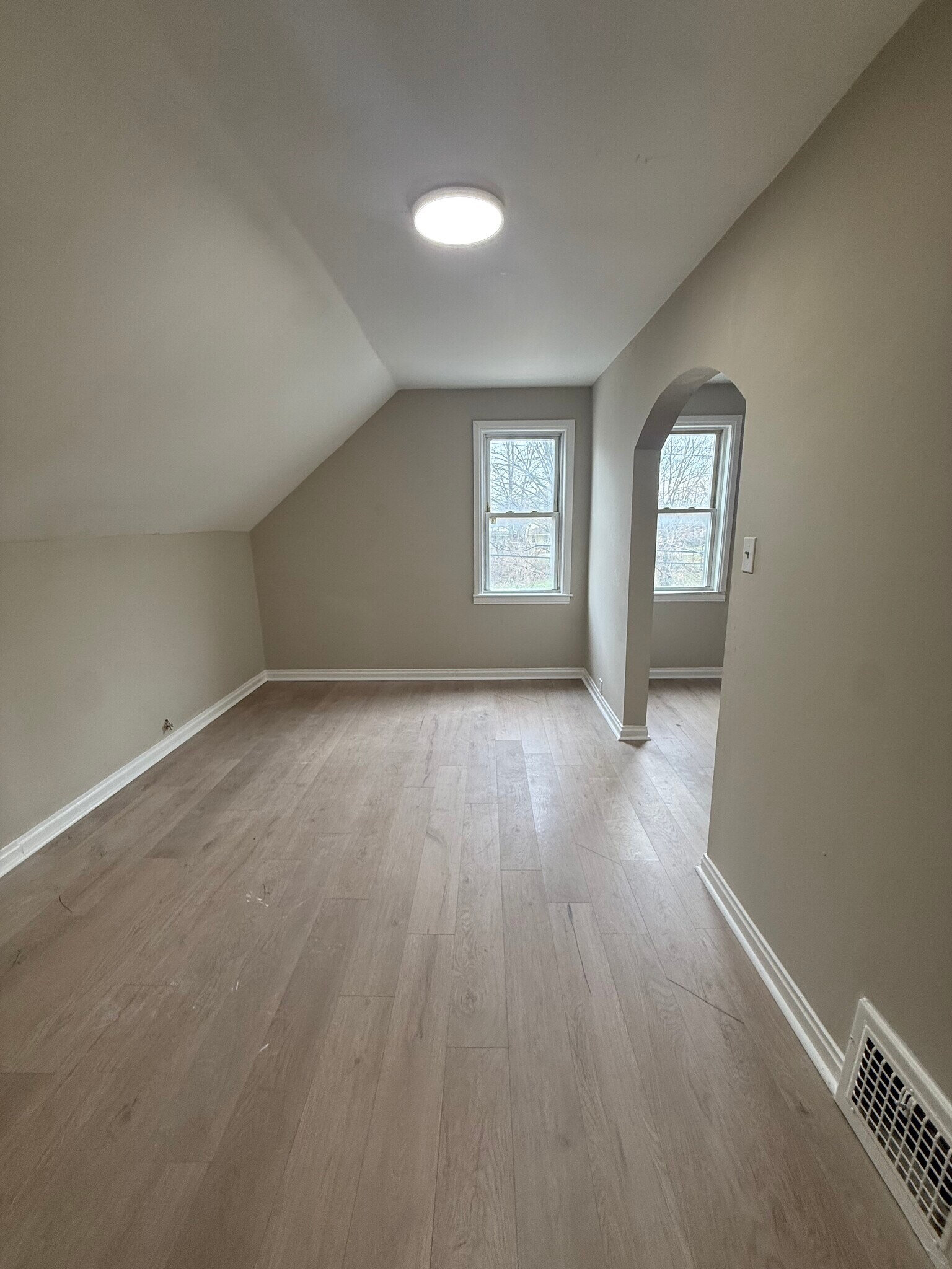 Building Photo - 6523 Lederer Ave