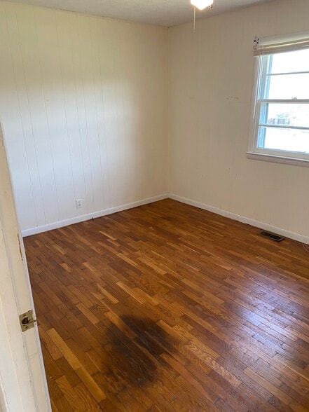 Building Photo - 1620 Neals Creek Rd