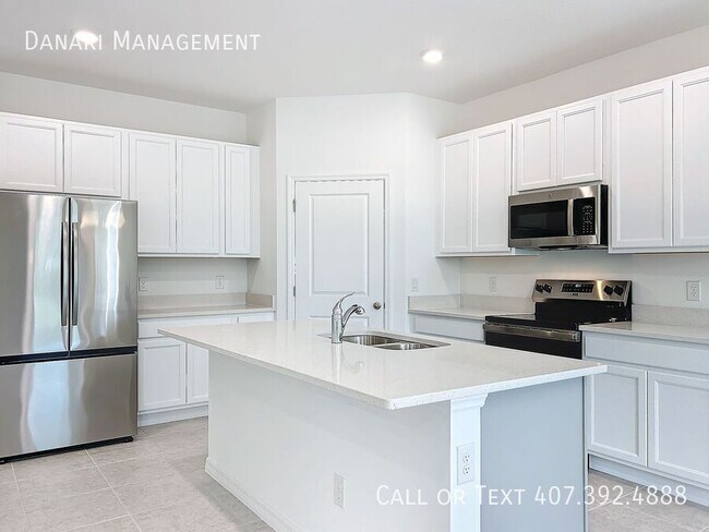 Building Photo - 1679 Meadowlark Dr