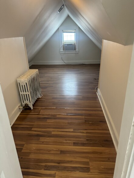 Building Photo - 334 Midland Ave