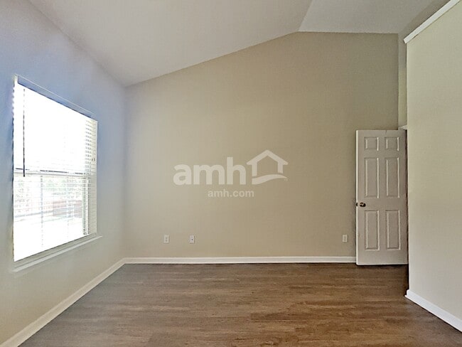 Building Photo - 1523 Cardinal Ln