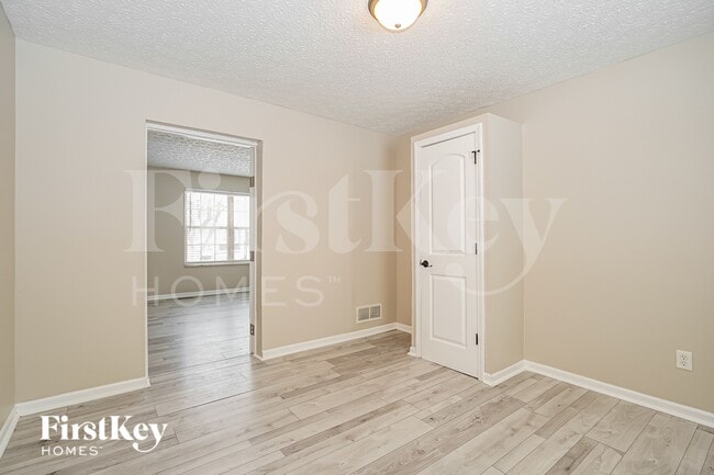 Building Photo - 339 Shyanne Dr