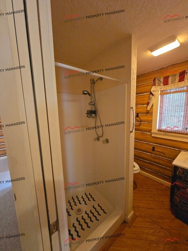 Building Photo - STATUS: *RENTED*| R66C | $1395 + $200 flat rate utility surcharge W/S/E