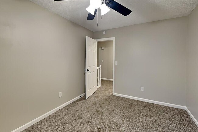 Building Photo - 215 Boca Ciega Ct
