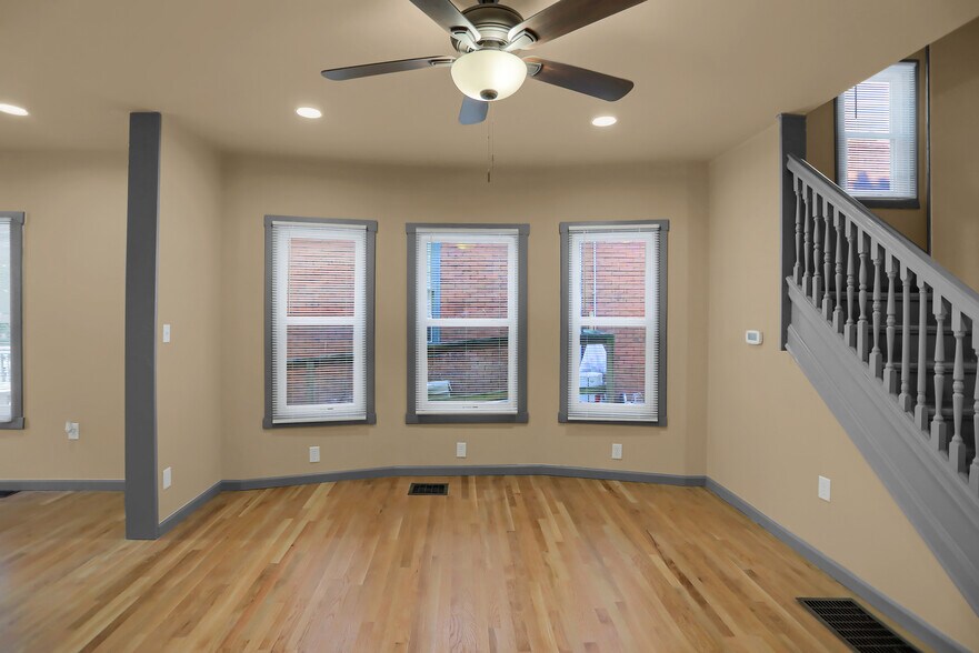 Dining room - 844 Memorial Ave