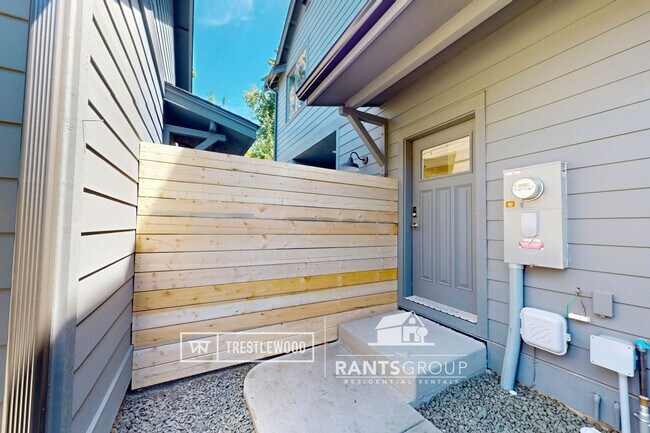 Building Photo - Brand New! Modern Home in Trestlewood – Wh...