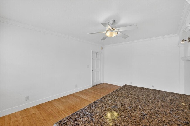 Building Photo - 901 NE 3rd St