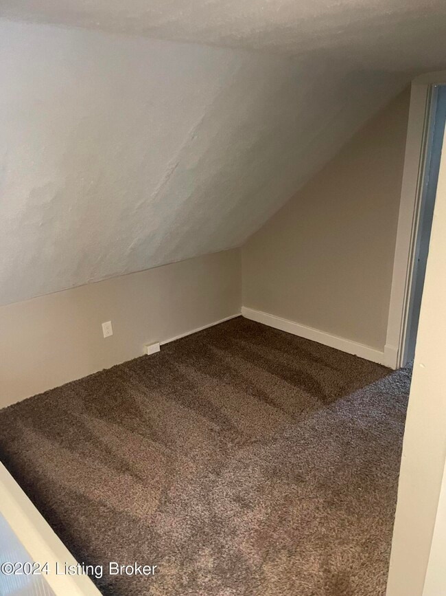 Building Photo - 2052 Midland Ave