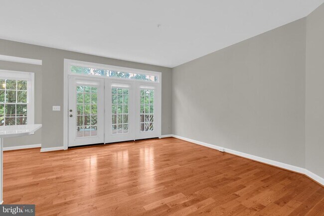 Building Photo - 1814 Fallbrook Ln